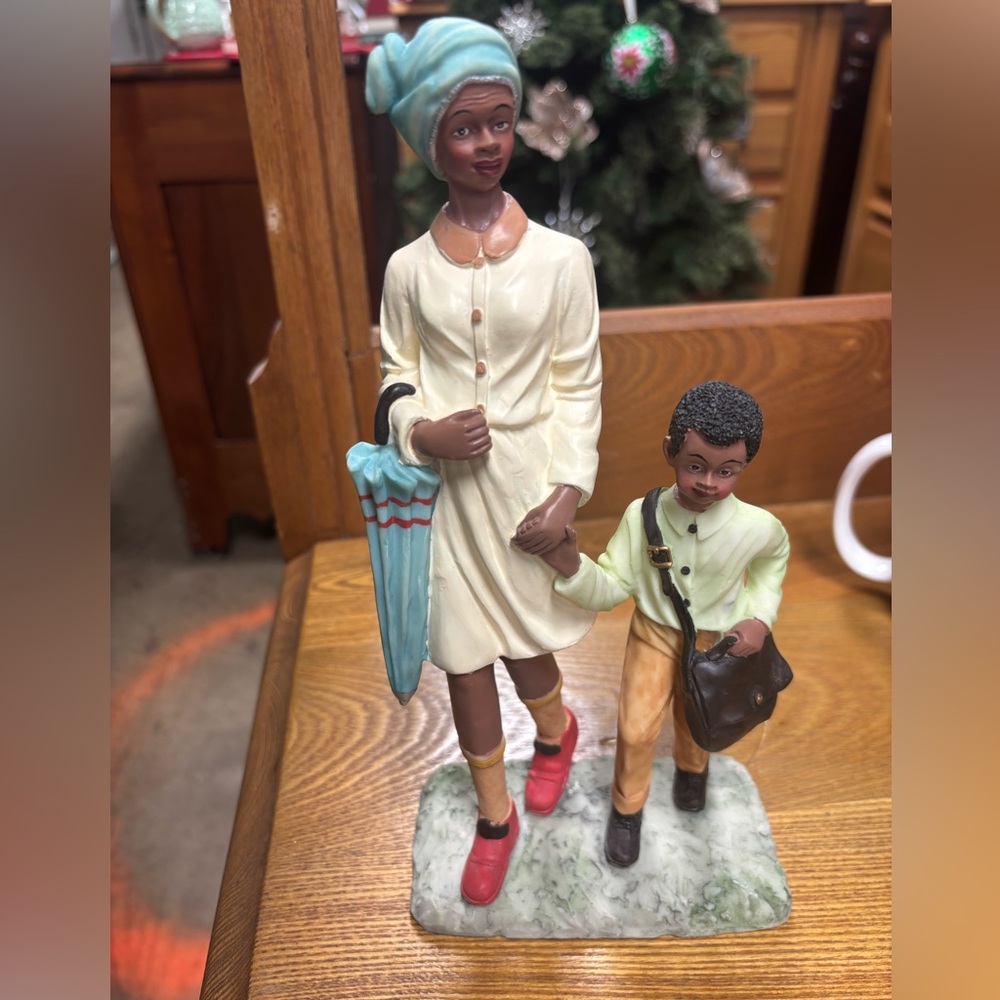 Homeco or Home Interiors Porcelain Figurine